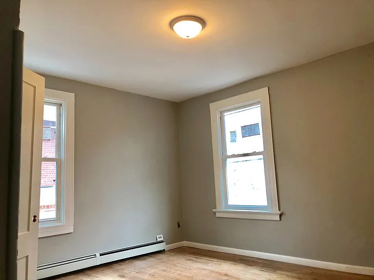 27 Shelton — Photo 18