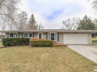 6112 N Hamilton Rd, Peoria, IL 61614