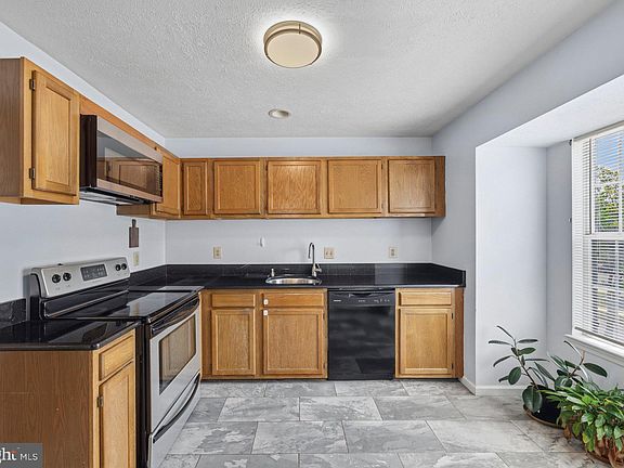 5th image of 1518 Deep Gorge Ct