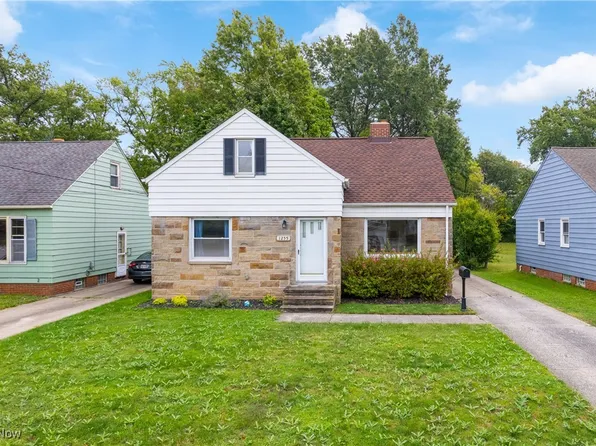 1255 Richmond Rd, Lyndhurst, OH 44124