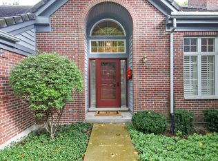 12 Southgate Ct, Burr Ridge, IL 60527