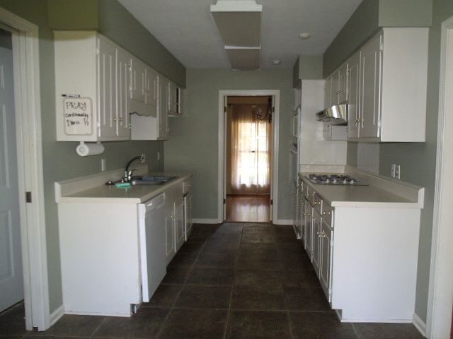 2nd image of 302 Shadowood Ln
