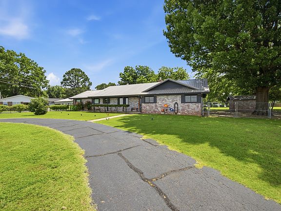 4th image of 202 Warren Rd