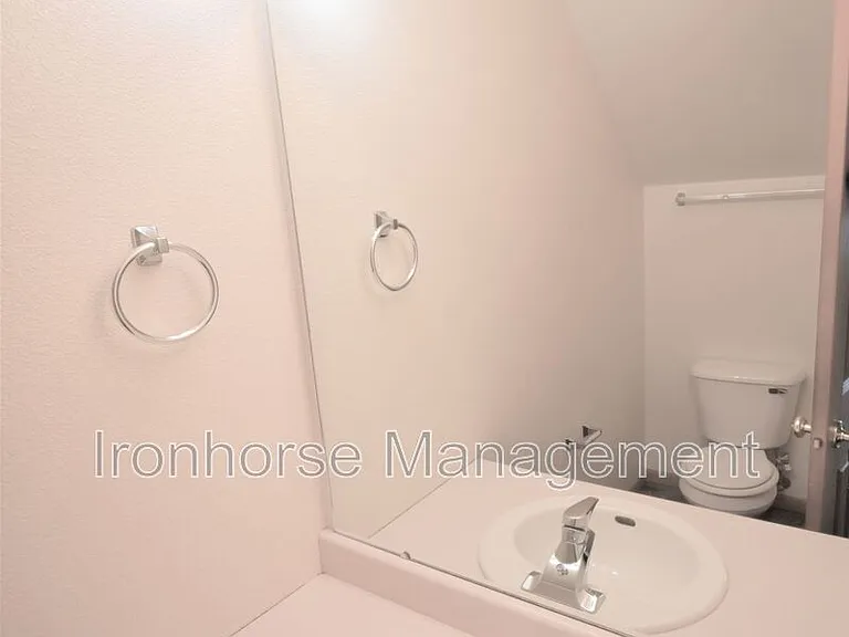 2431 Wheeler Dr #C — Photo 10