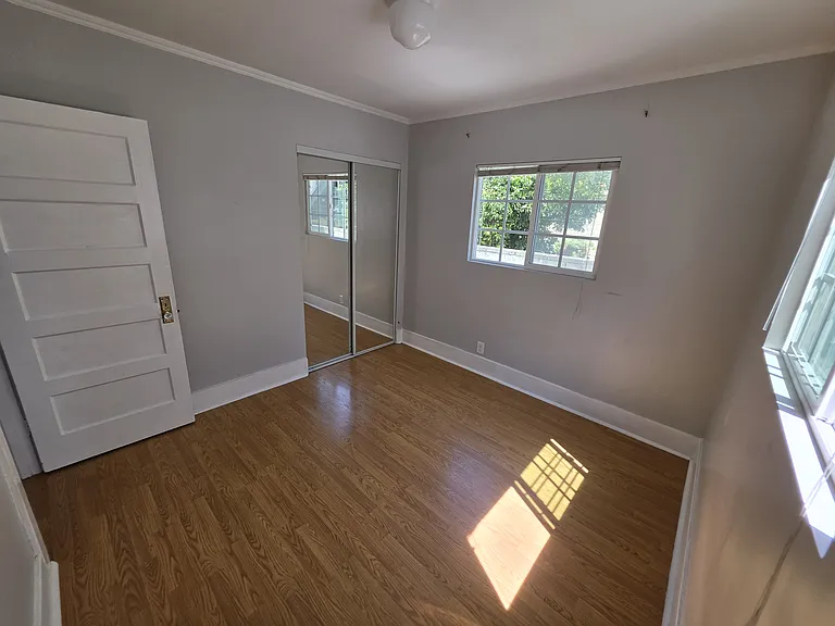 1639 N Kingsley Dr — Photo 17