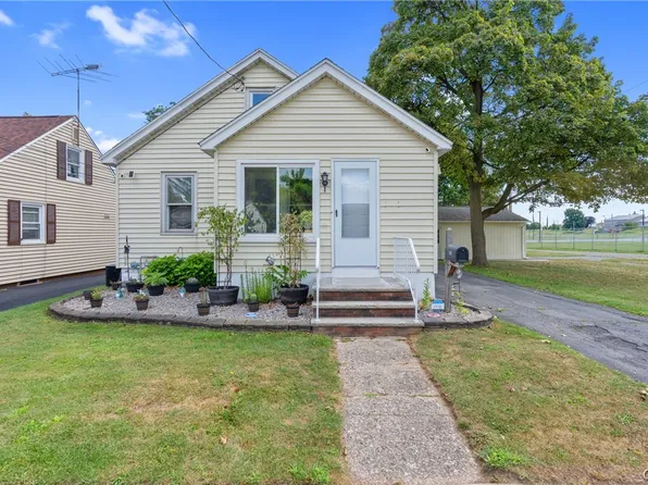 102 Marsden Rd, Syracuse, NY 13208