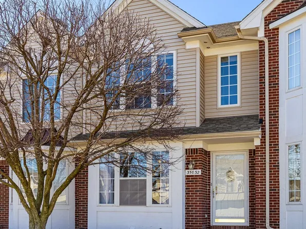 35032 Windsor Dr, New Baltimore, MI 48047