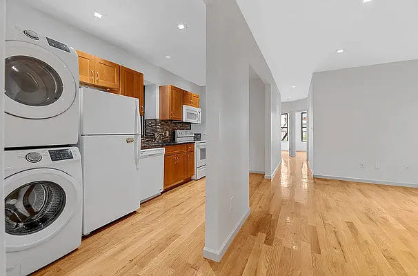 Rented by REAL New York | media 5