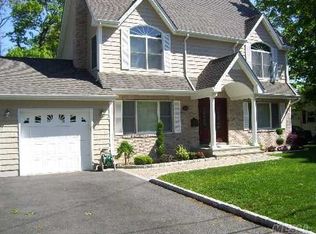 2139 Abbott Ave, Merrick, NY 11566