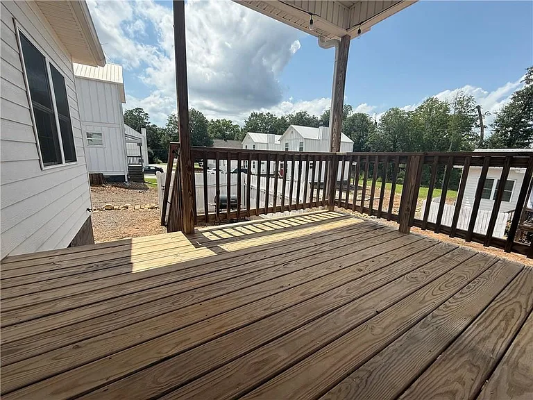 618 Liberty St — Photo 11