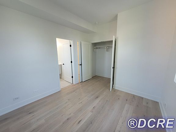 5th image of 1334 W Bryn Mawr Ave #3