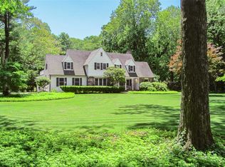 10 Beardsley Ln, Huntington, NY 11743