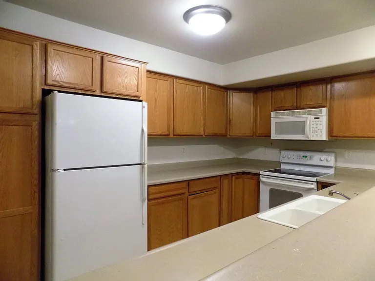 4421 E Court St — Photo 23