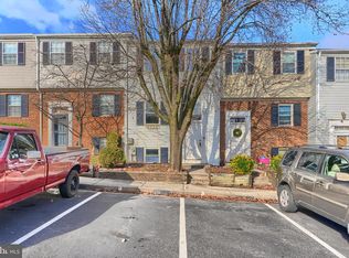 10 Bohn Ct, Rosedale, MD 21237