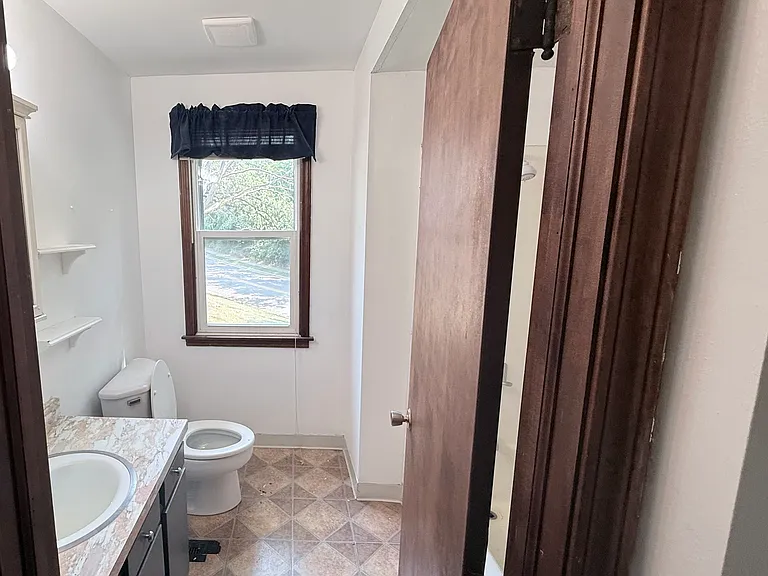 741 Elgin St #1 — Photo 13