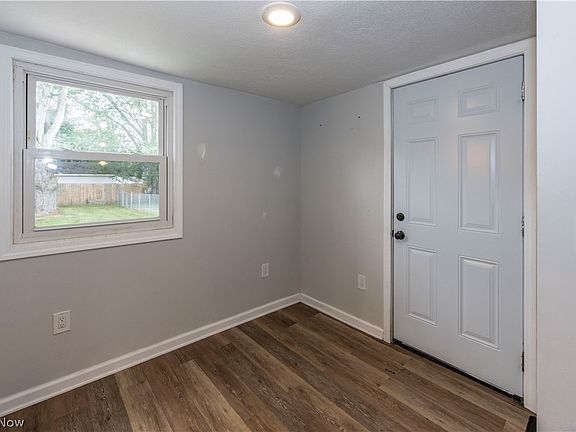 2nd image of 2284 Markey St