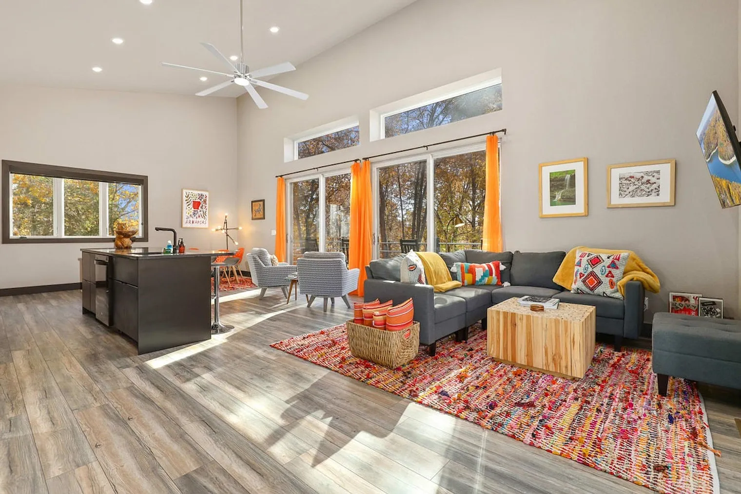 2 bed, 2.0 bath, 1237 sqft, $4,929 — Photo 1