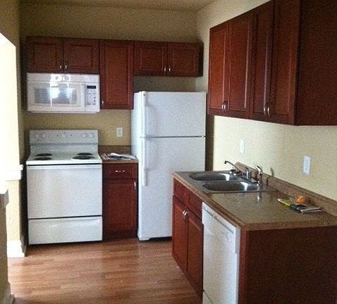 2nd image of 2214-2216 McNair Ave