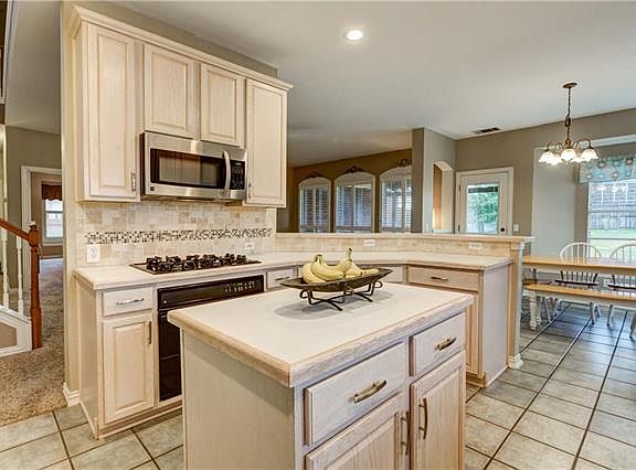 2nd image of 2712 Vista Bluff Blvd