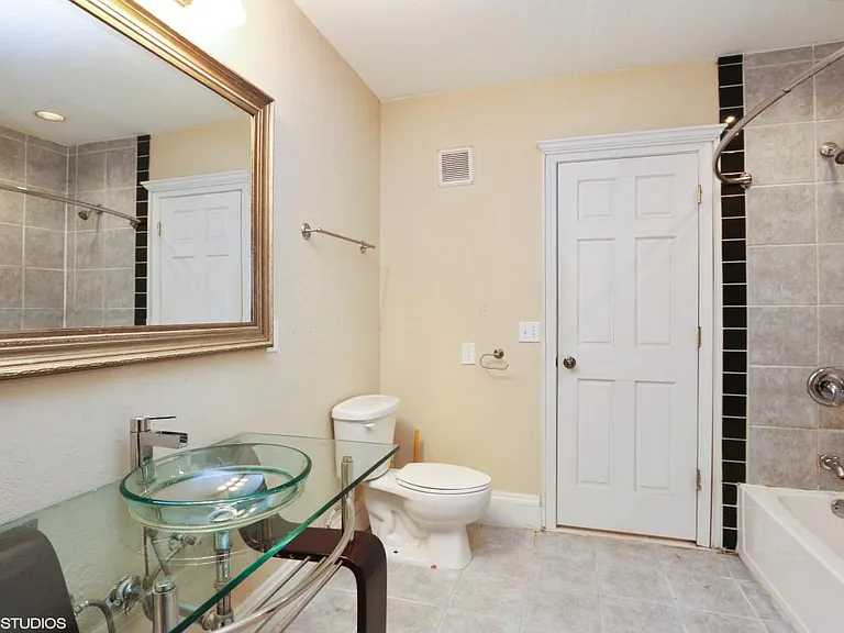 3726 Jefferson St — Photo 10