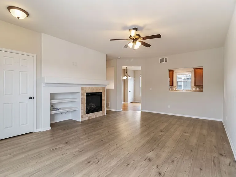727 Crooked Y Point — Photo 4