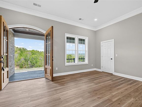 4th image of 409 Huntington Woods Drive