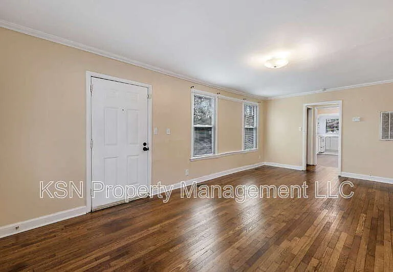 1921 Reynolds St — Photo 25