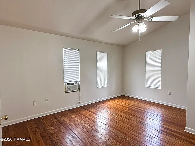 305 General Mouton Ave #B — Photo 14