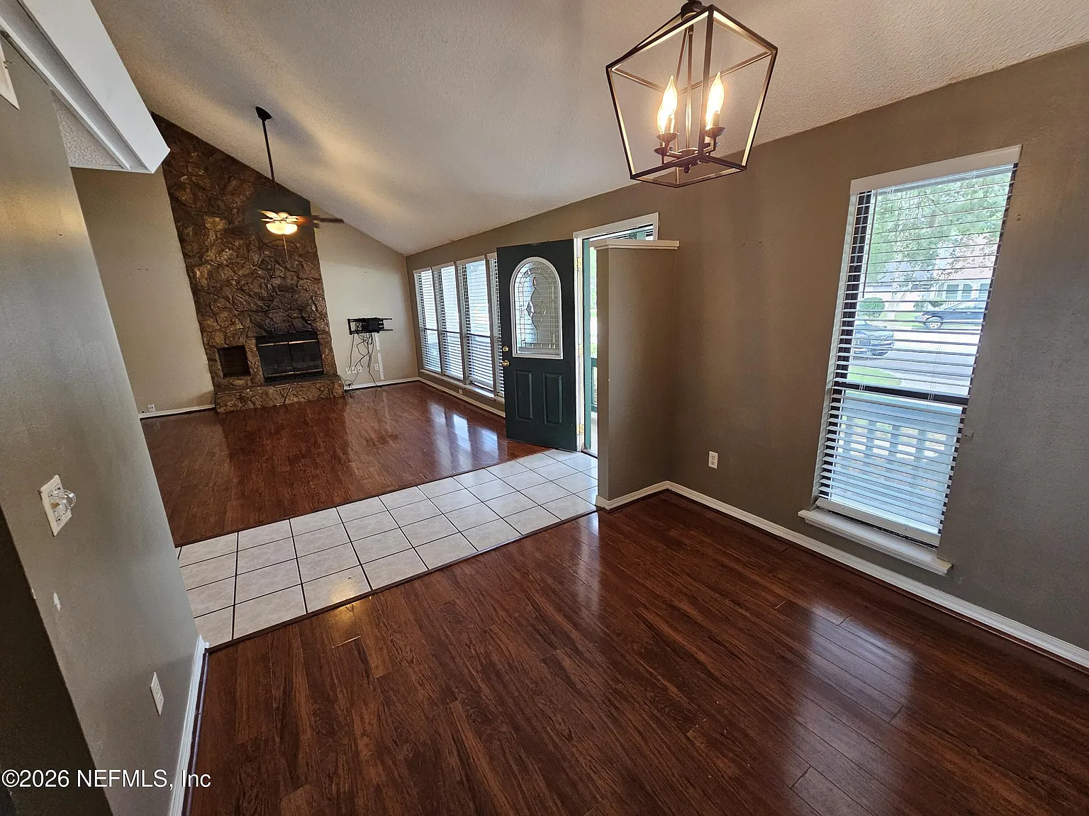 3 bed, 2.0 bath, 1519 sqft, $2,095 — Photo 4