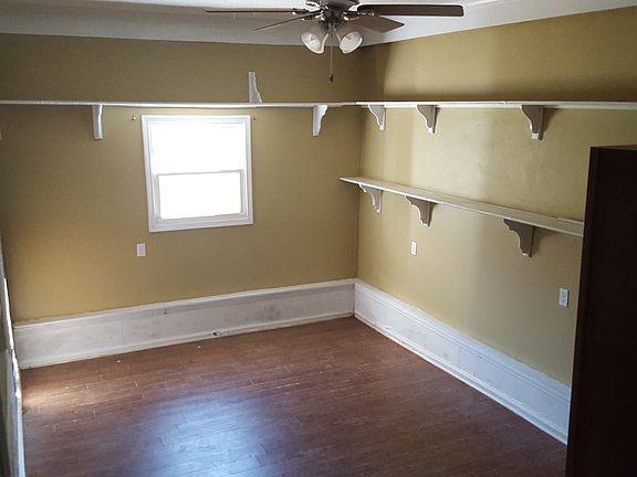 2nd image of 1165 Honeysuckle Dr