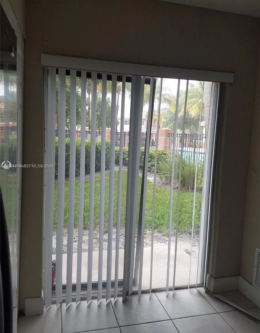 Cove At Briar Bay Condo — Photo 4