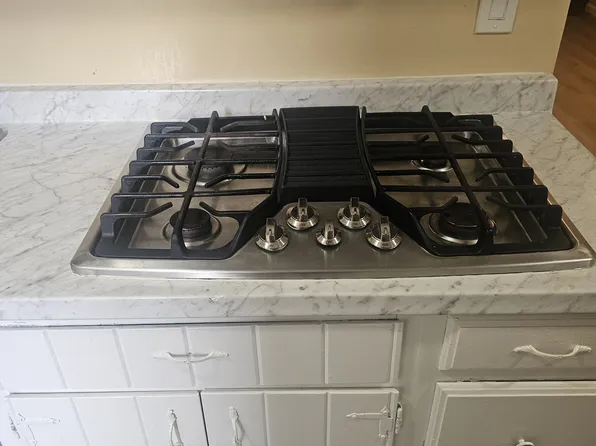 (undisclosed Address), West Springfield, MA 01089