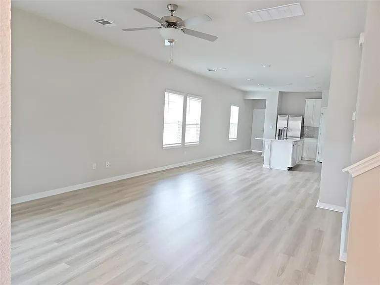 908 Main St — Photo 5