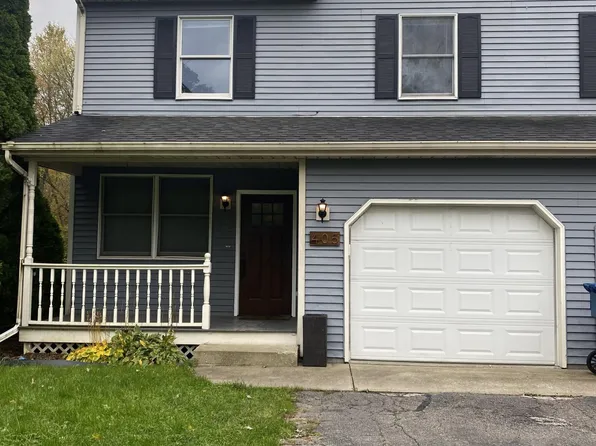 405 Woodlawn Ave, Chesterton, IN 46304