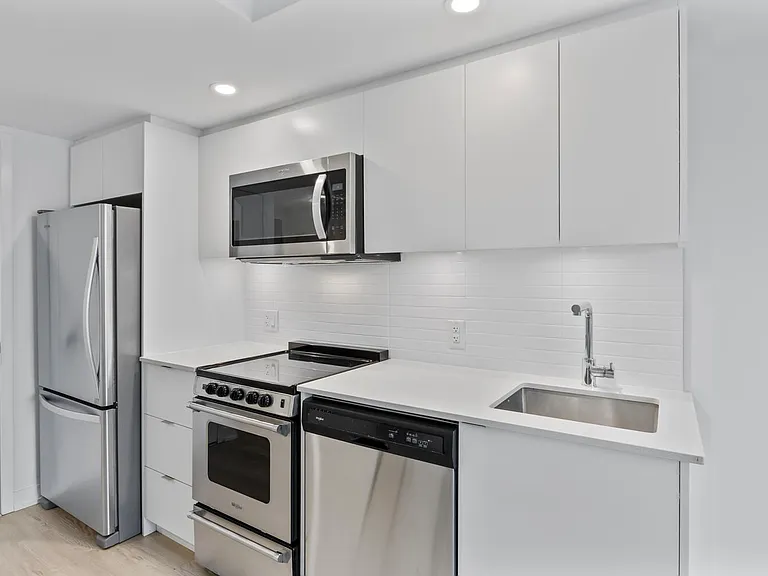 480 Wilson Ave — Photo 10