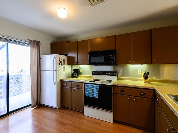 3rd image of 4508 W Westchester Sq #4508