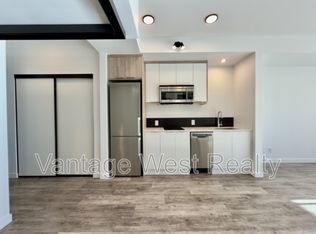 1083 Klo Rd #305, Kelowna, BC V1Y4X6