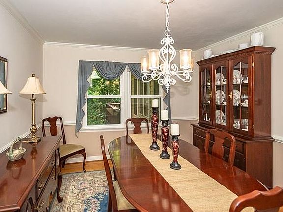 5th image of 3800 Lyndale Ct