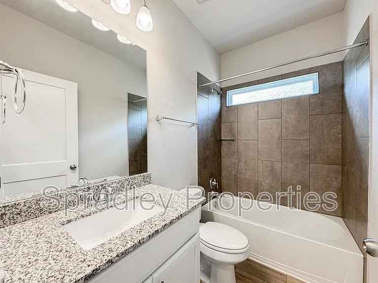 2716 Fox River Dr — Photo 6