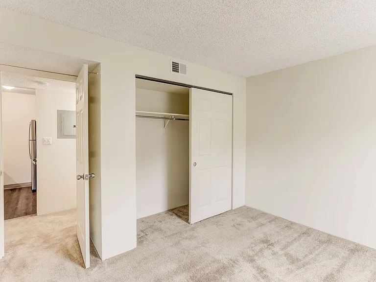 Americana Lakewood Apartments — Photo 22