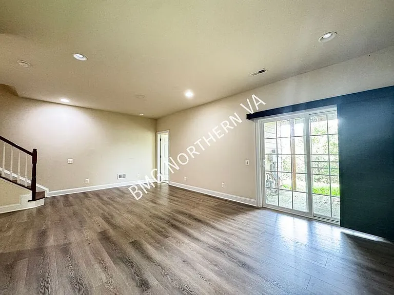 20647 Erskine Ter — Photo 27