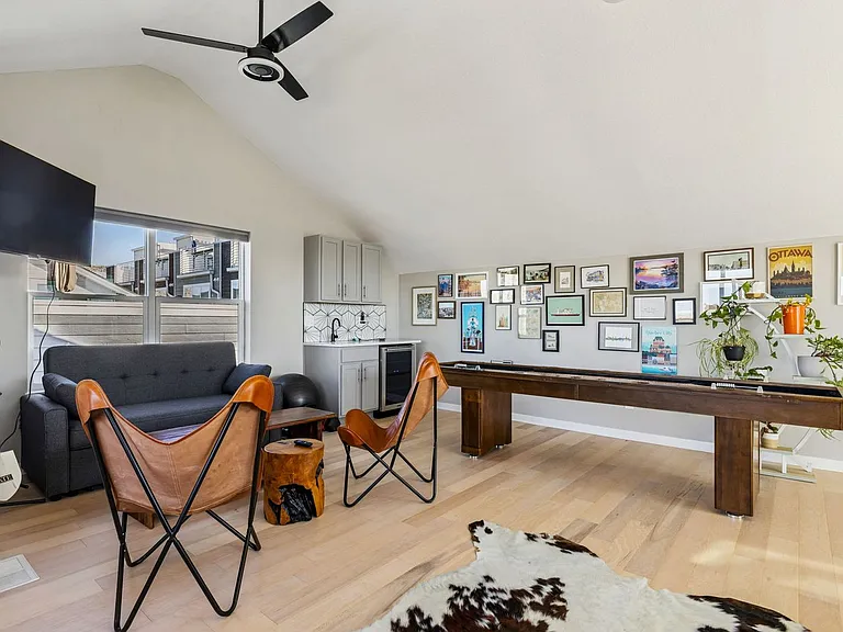 Building's Lounge