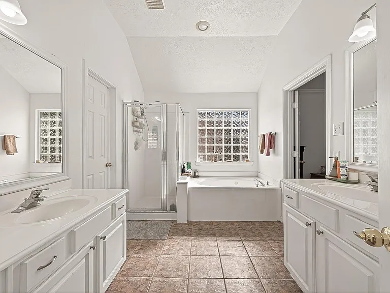 7023 Westford Park Ln — Photo 41