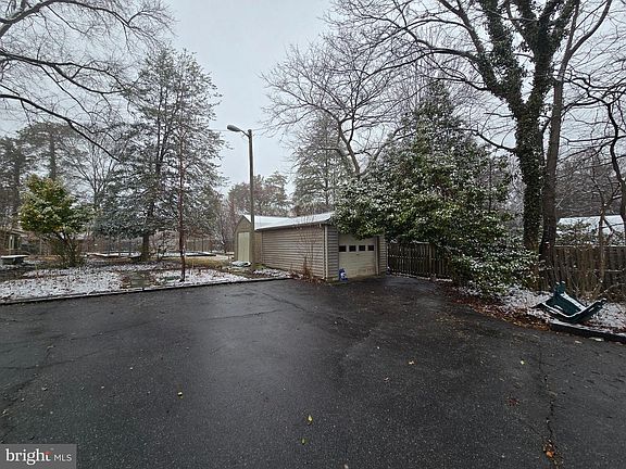 3rd image of 1608 Chain Bridge Rd