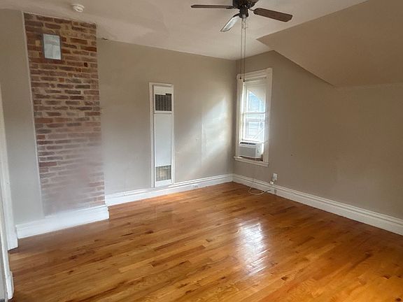 5th image of 828 W Kalamazoo Ave APT 3