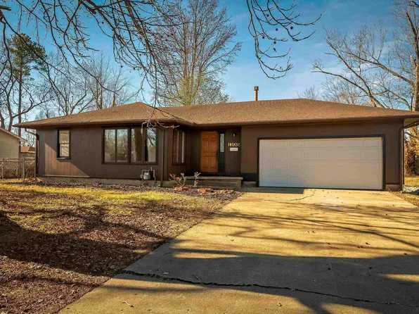 1108 S Vicksburg St, Marion, IL 62959