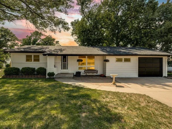 103 S Salina St, Haven, KS 67543