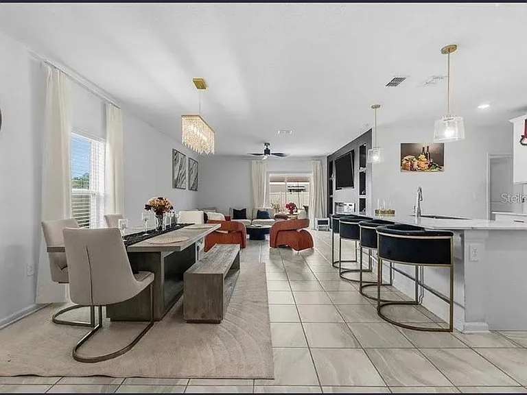 570 Jett Ln — Photo 4