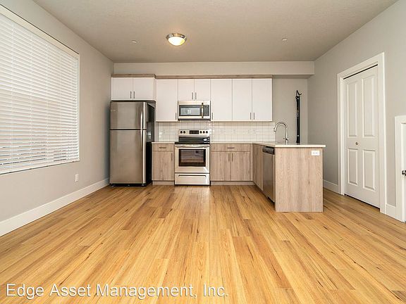 2nd image of 7400 N Greenwich Ave APT 2