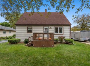 5965 S Phillips St, Greenfield, WI 53221